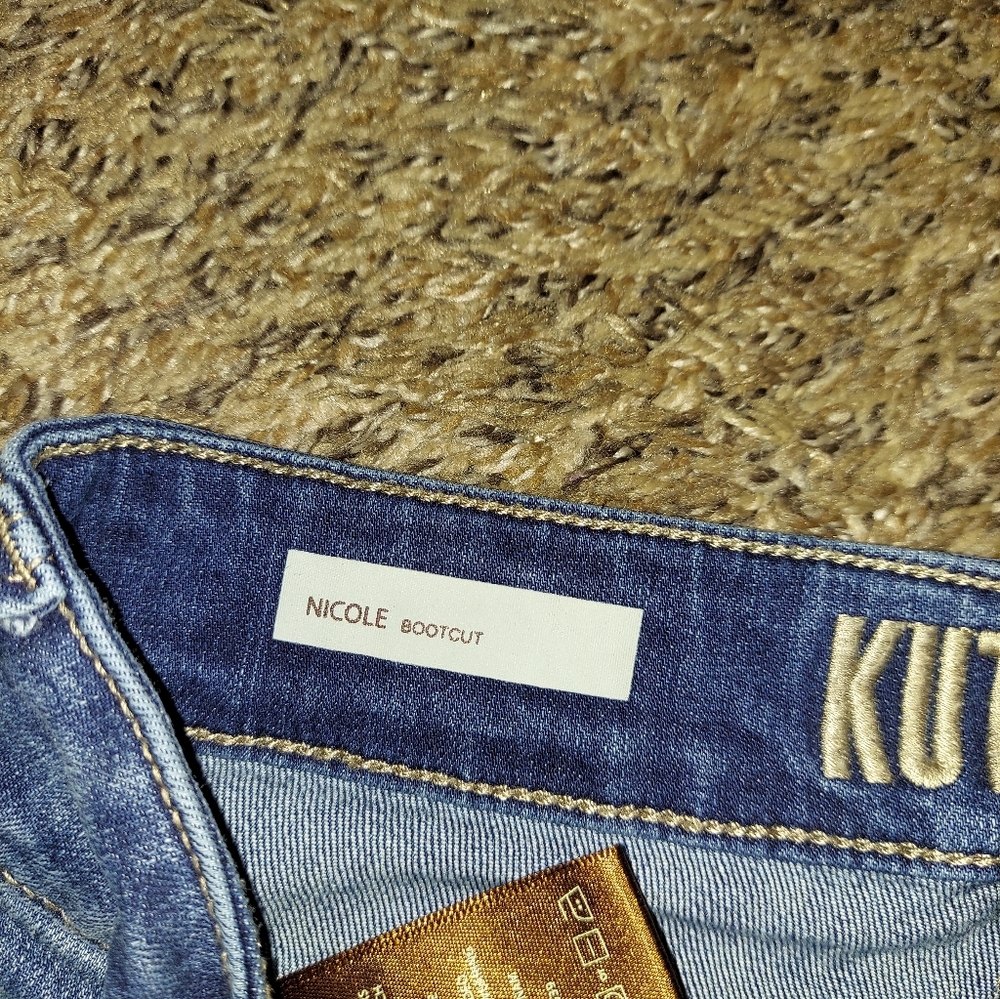 Women's Kut Jeans. Size 4 - Picture 3 of 6